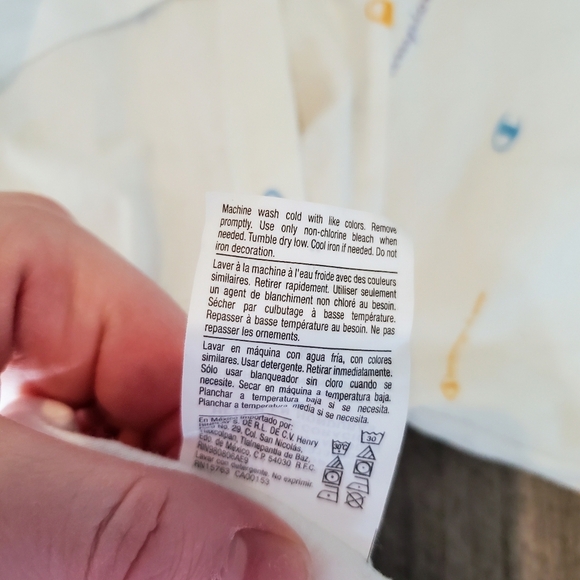 Champion Women's Cropped White Mult-Color Logo Print T-Shirt Size Small EUC - Picture 10 of 15